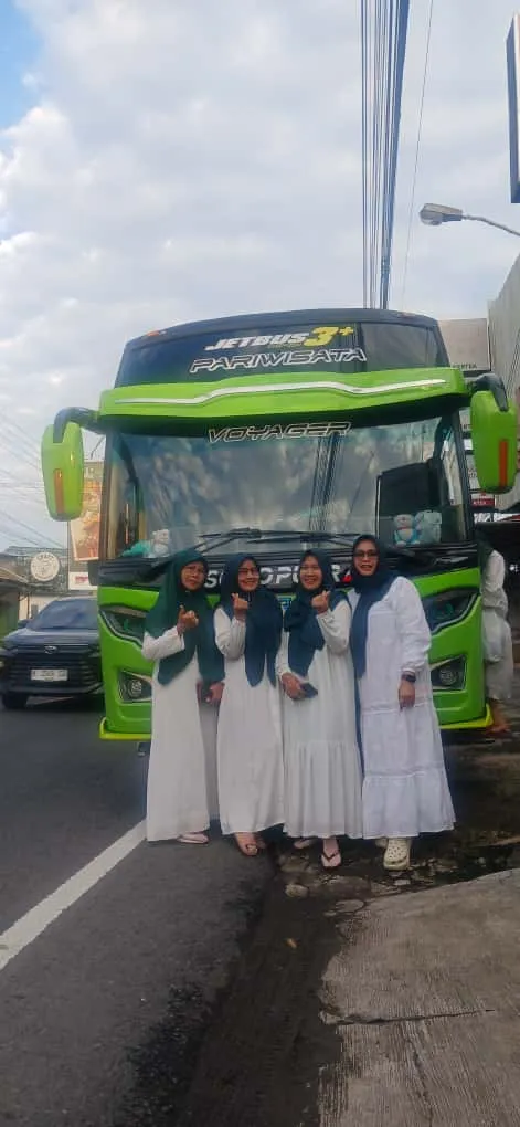 Foto Bareng Pelanggan