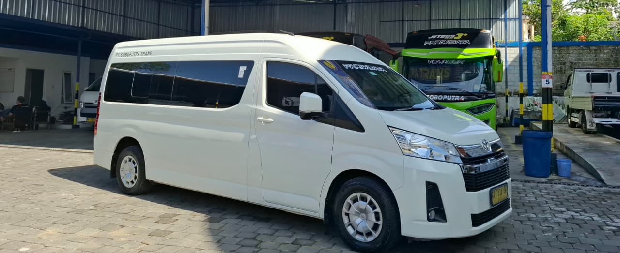 Toyota Hiace Premio